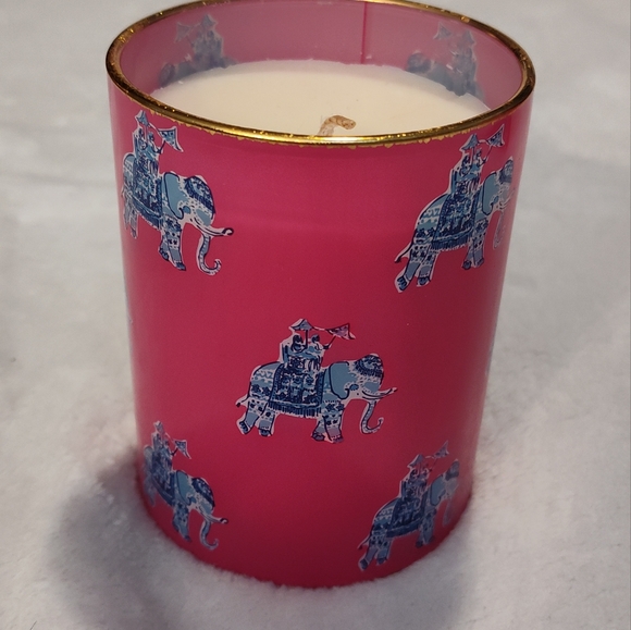 NEW!! LILLY PULITZER Candle 8oz - Picture 2 of 7